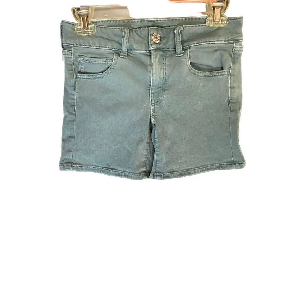 American eagle women’s sage, green superstretch midi shorts size 2